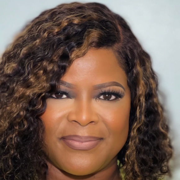 Meet your Posher, Paula - Picture 2 of 2